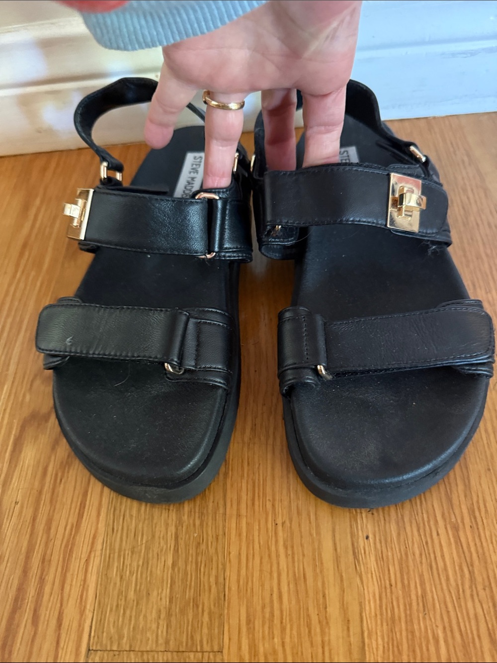 Steve Madden Black Leather Buckle Strap Sandal